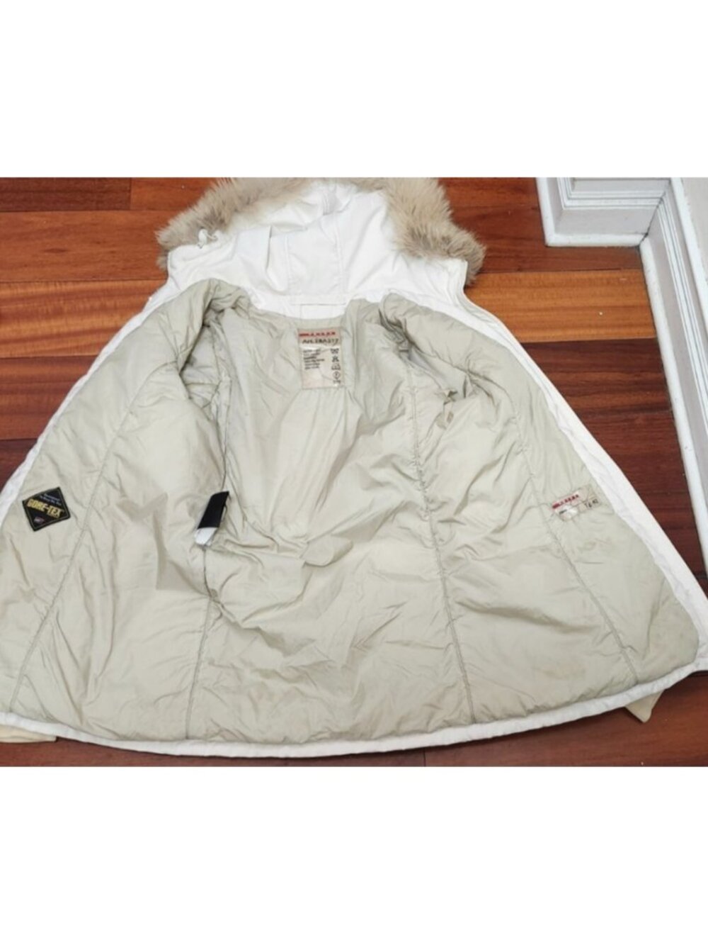 PRADA Sport Linea Rossa Gore-Tex Jacket Womens 42 White Real Fur Hood Nylon Coat - Picture 11 of 16